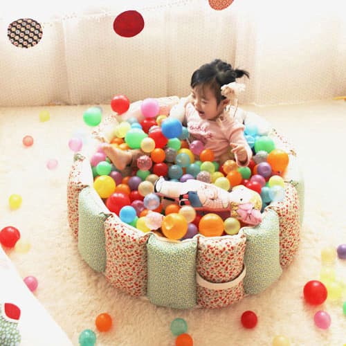 A Fabric Ball Pool-red and green-